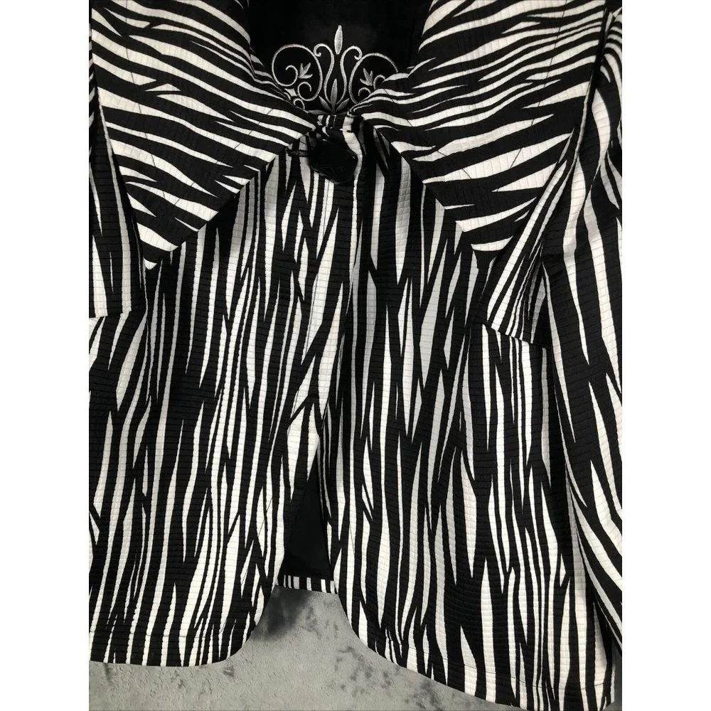 Trevan Blazer Jacket Women’s Size 8 3/4 Length Sleeve Animal Print - Picture 6 of 16